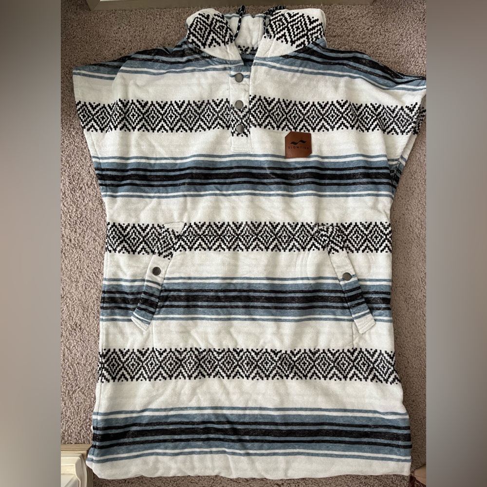 SLOWTIDE CHANGING PONCHO